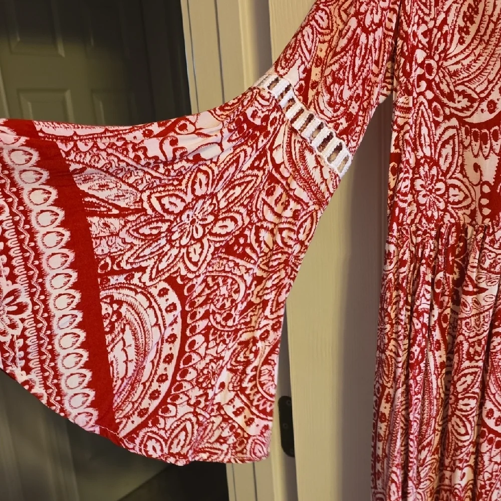 Umgee‎ Red and White Paisley Tunic